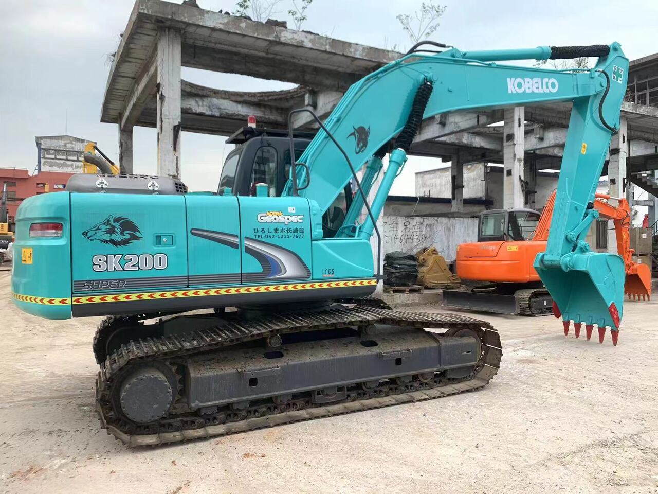 KOBELCO SK200-8 - Escavadora de rastos: foto 2 KOBELCO SK200-8 - Escavadora de rastos: foto 2