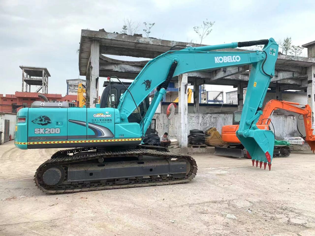 KOBELCO SK200-8 - Escavadora de rastos: foto 1 KOBELCO SK200-8 - Escavadora de rastos: foto 1