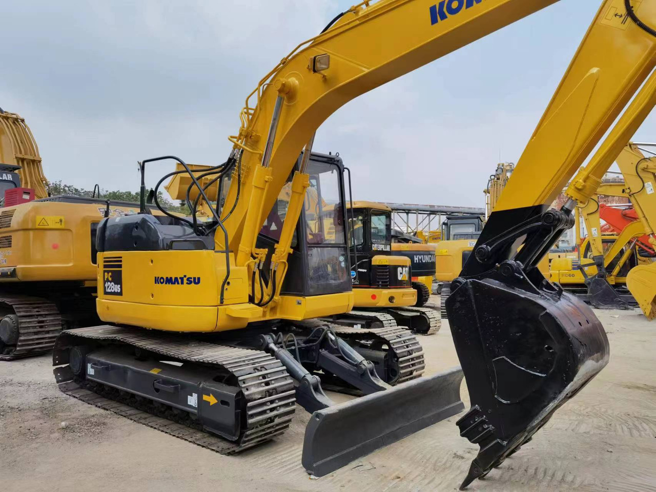 KOMATSU PC128 - Escavadora de rastos: foto 4 KOMATSU PC128 - Escavadora de rastos: foto 4