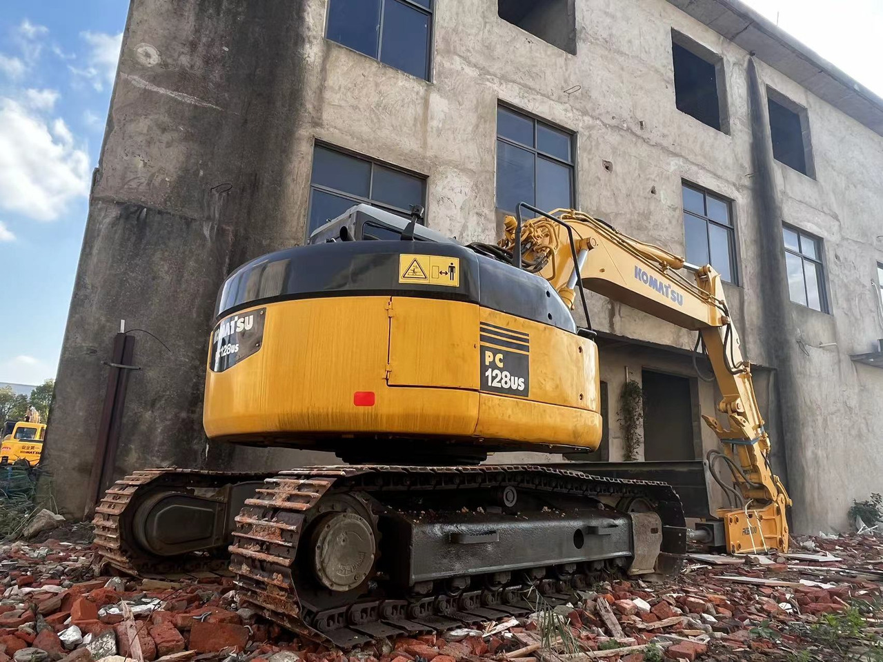 KOMATSU PC128US - Escavadeira: foto 1 KOMATSU PC128US - Escavadeira: foto 1