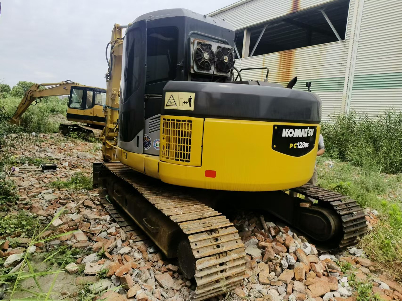 KOMATSU PC128US - Escavadeira: foto 2 KOMATSU PC128US - Escavadeira: foto 2