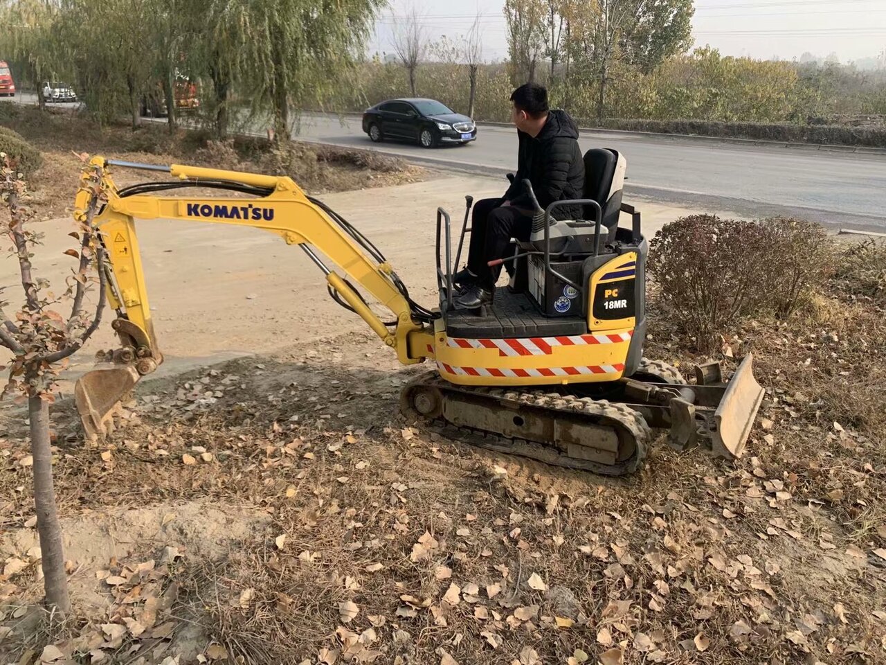 KOMATSU PC18MR - Escavadora de rastos: foto 3 KOMATSU PC18MR - Escavadora de rastos: foto 3