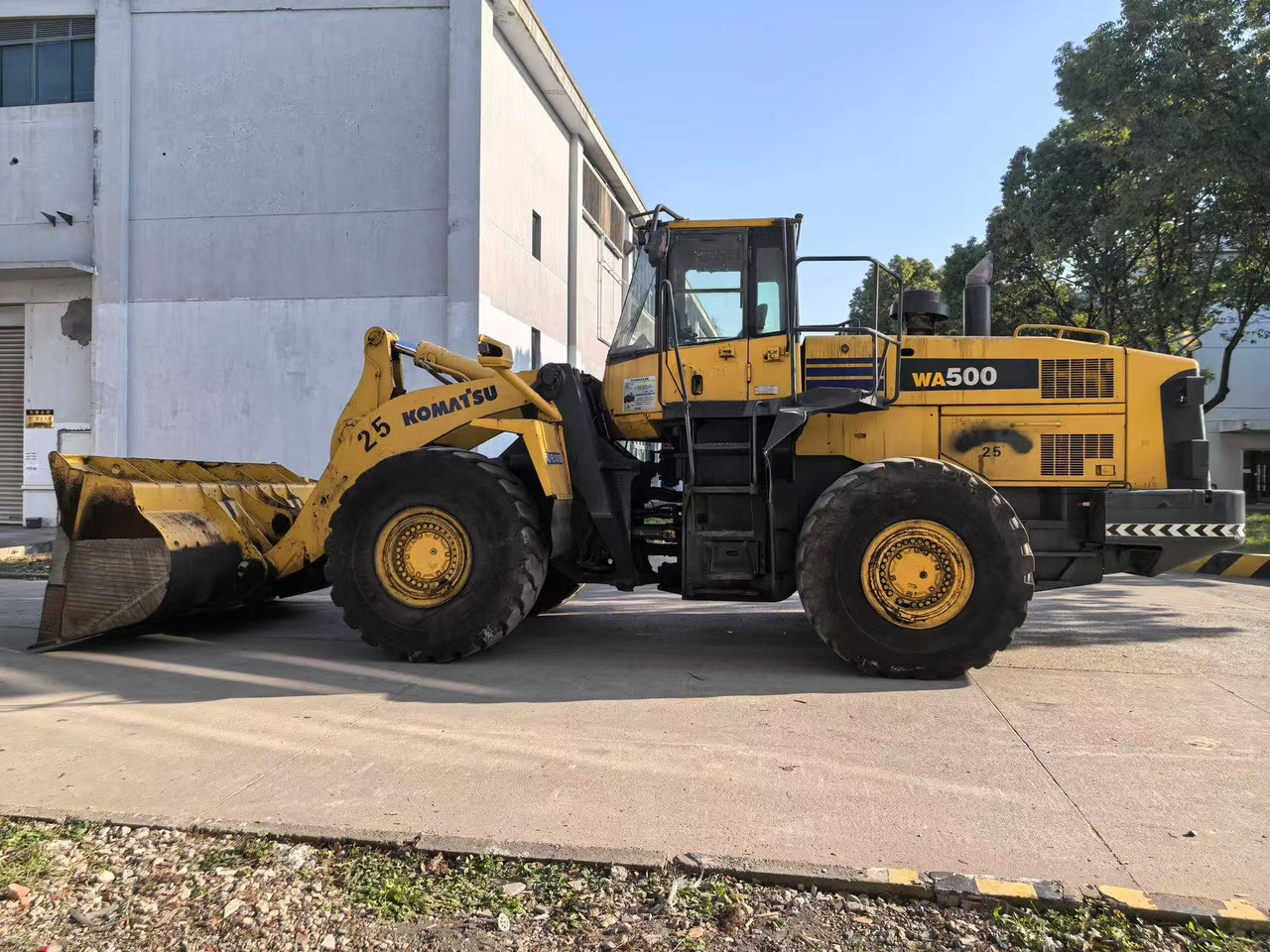 KOMATSU WA500-6 - Máquina de construção: foto 2 KOMATSU WA500-6 - Máquina de construção: foto 2