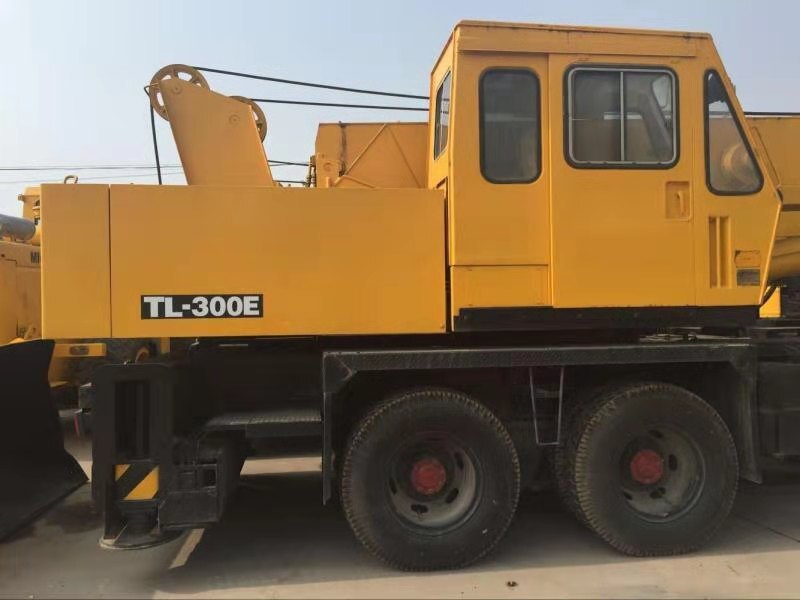 TADANO TL300-E - Guindaste: foto 4 TADANO TL300-E - Guindaste: foto 4