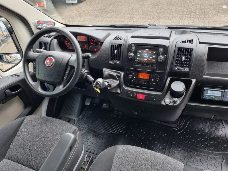 Fotografia de interior 1: Carrinha frigorífica Fiat Ducato Maxi 2.3 JTD Koelwagen Multitemp Xarios 350MT ST 230V