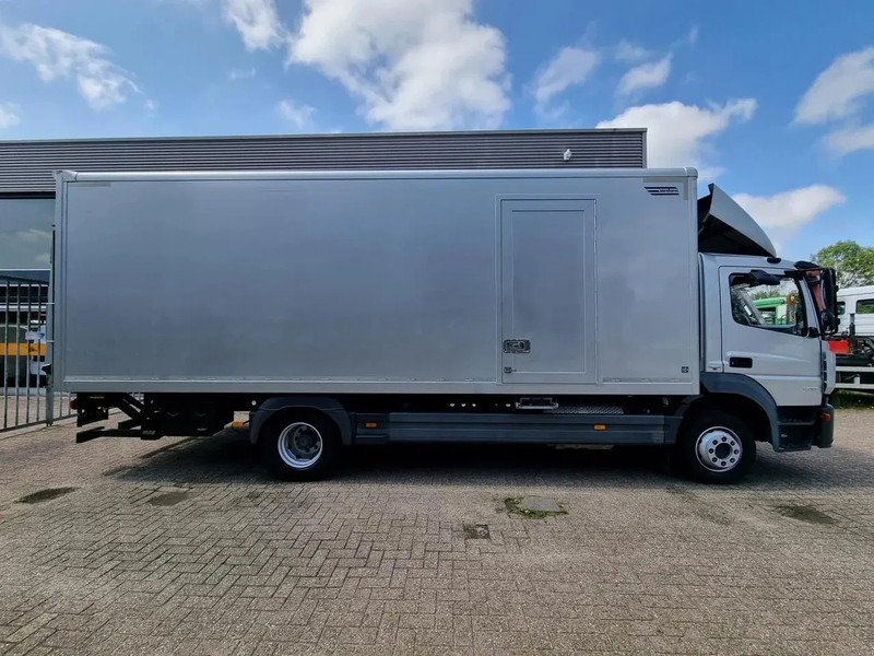 Mercedes-Benz Atego 1218 Koffer/ Ladebordwand/ Airco/ Grau Metallic - Camião furgão: foto 2 Mercedes-Benz Atego 1218 Koffer/ Ladebordwand/ Airco/ Grau Metallic - Camião furgão: foto 2