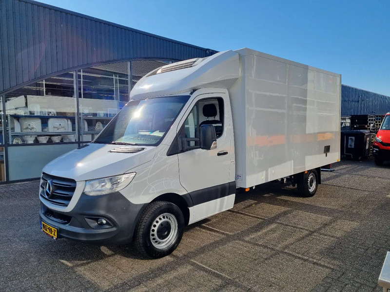 Mercedes-Benz Sprinter 316 CDI Kuhlkoffer Thermoking V300MAX Euro 6D 230V - Carrinha frigorífica: foto 4 Mercedes-Benz Sprinter 316 CDI Kuhlkoffer Thermoking V300MAX Euro 6D 230V - Carrinha frigorífica: foto 4