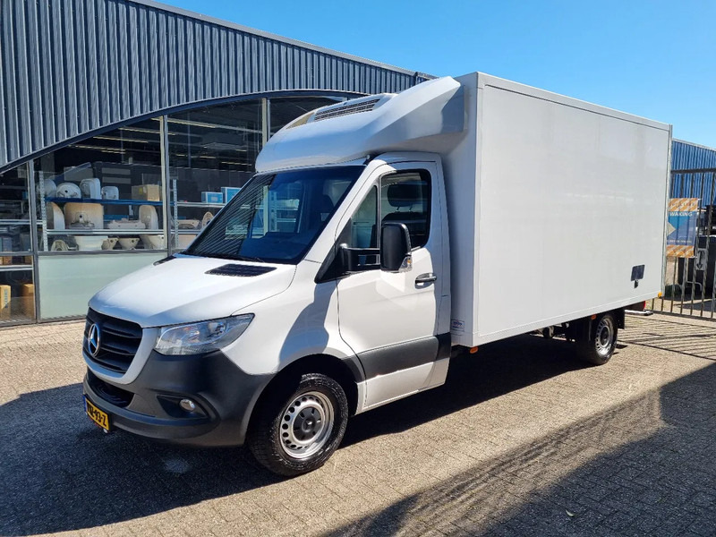 Mercedes-Benz Sprinter 316 CDI Kuhlkoffer Thermoking V300MAX st 230V Euro 6D - Carrinha frigorífica: foto 4 Mercedes-Benz Sprinter 316 CDI Kuhlkoffer Thermoking V300MAX st 230V Euro 6D - Carrinha frigorífica: foto 4