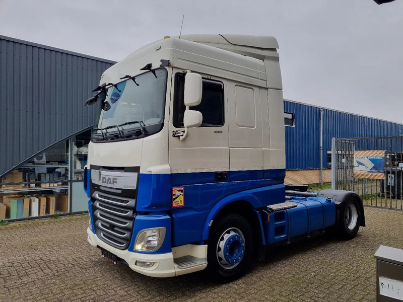 DAF XF 106.440 EURO 6/ Intarder/ Webasto/ ADR / Klima - Tractor: foto 4 DAF XF 106.440 EURO 6/ Intarder/ Webasto/ ADR / Klima - Tractor: foto 4