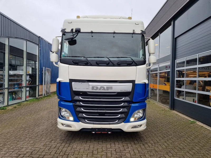 DAF XF 106.440 EURO 6/ Intarder/ Webasto/ ADR / Klima - Tractor: foto 3 DAF XF 106.440 EURO 6/ Intarder/ Webasto/ ADR / Klima - Tractor: foto 3