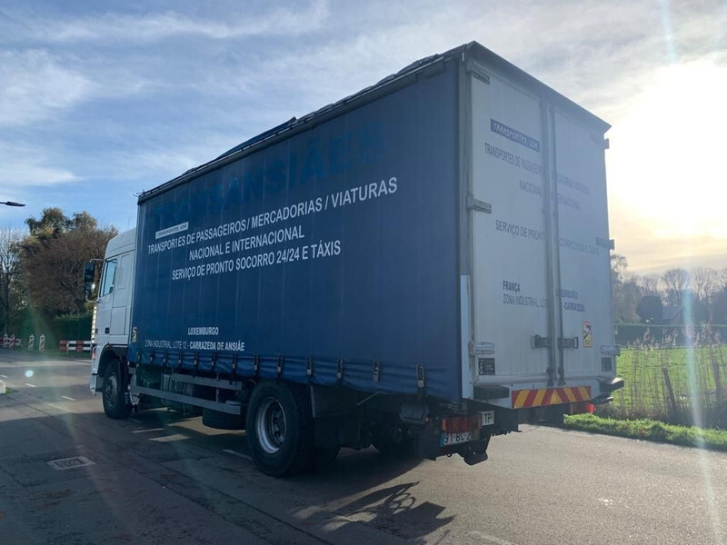 DAF XF 95.430 - Camião de lona: foto 2 DAF XF 95.430 - Camião de lona: foto 2