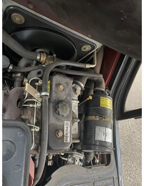 Empilhadeira a diesel Linde H30 H 30 Diesel !!!LOW HOURS!!!: foto 15 Empilhadeira a diesel Linde H30 H 30 Diesel !!!LOW HOURS!!!: foto 15