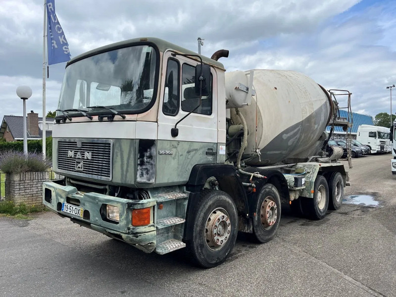 MAN 35.302 8x4 FULL STEEL SPRING MANUAL ZF GEARBOX !!! 6 CILINDER !!! - Camião betoneira: foto 1 MAN 35.302 8x4 FULL STEEL SPRING MANUAL ZF GEARBOX !!! 6 CILINDER !!! - Camião betoneira: foto 1