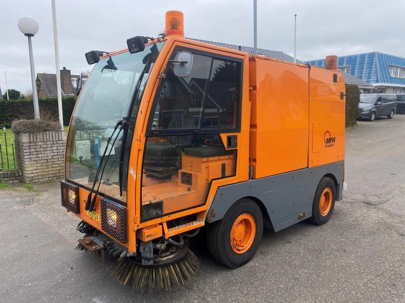 Nilfisk MFH2200 SWEEPER MFH 2200 CLEANER - Varredora industrial: foto 1 Nilfisk MFH2200 SWEEPER MFH 2200 CLEANER - Varredora industrial: foto 1