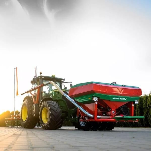 AGRO-MASZ IKAR - PNEUMATYCZNY SIEWNIK ZBOŻOWY (FRONTOWY) - Distribuidor de fertilizantes: foto 2 AGRO-MASZ IKAR - PNEUMATYCZNY SIEWNIK ZBOŻOWY (FRONTOWY) - Distribuidor de fertilizantes: foto 2