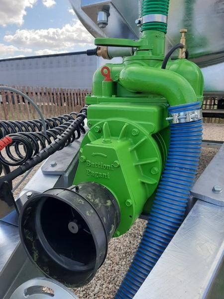 Agro-max New Agro-Max Barrel/ Beczkowóz wóz asenizacyjny 10000 l - Cisterna de chorume: foto 3 Agro-max New Agro-Max Barrel/ Beczkowóz wóz asenizacyjny 10000 l - Cisterna de chorume: foto 3