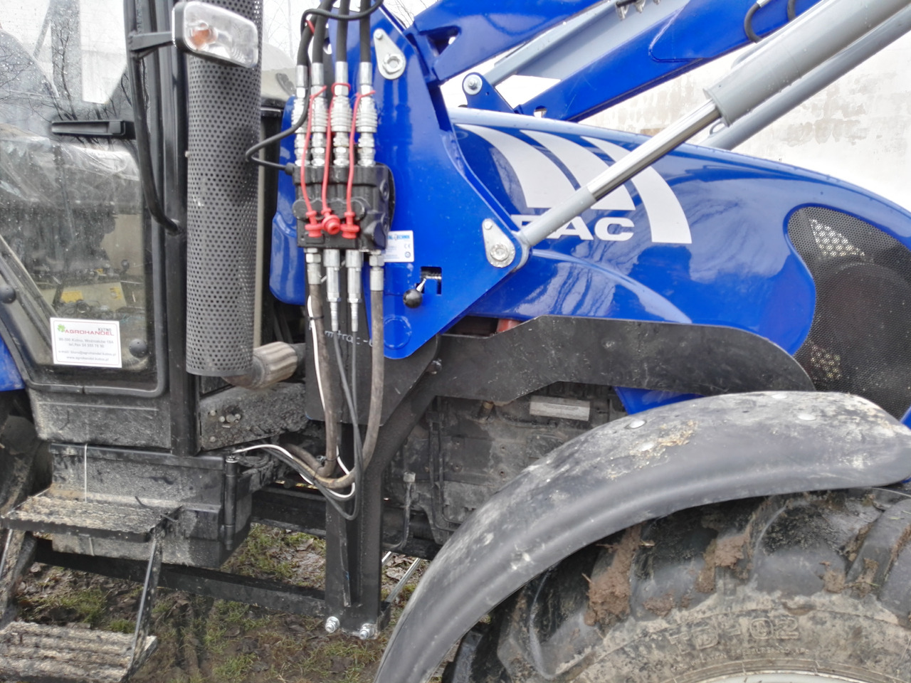 Metal-Technik Frontlader LANDINI / Ładowacz czołowy do LANDINI - Carregador frontal para o trator por Trator: foto 4 Metal-Technik Frontlader LANDINI / Ładowacz czołowy do LANDINI - Carregador frontal para o trator por Trator: foto 4