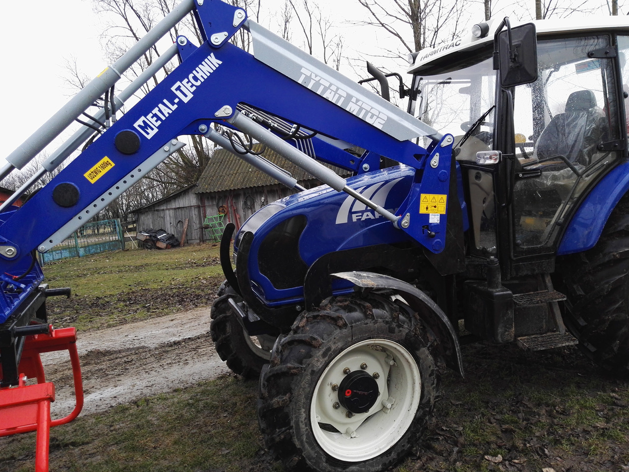 Metal-Technik Frontlader LANDINI / Ładowacz czołowy do LANDINI - Carregador frontal para o trator por Trator: foto 1 Metal-Technik Frontlader LANDINI / Ładowacz czołowy do LANDINI - Carregador frontal para o trator por Trator: foto 1