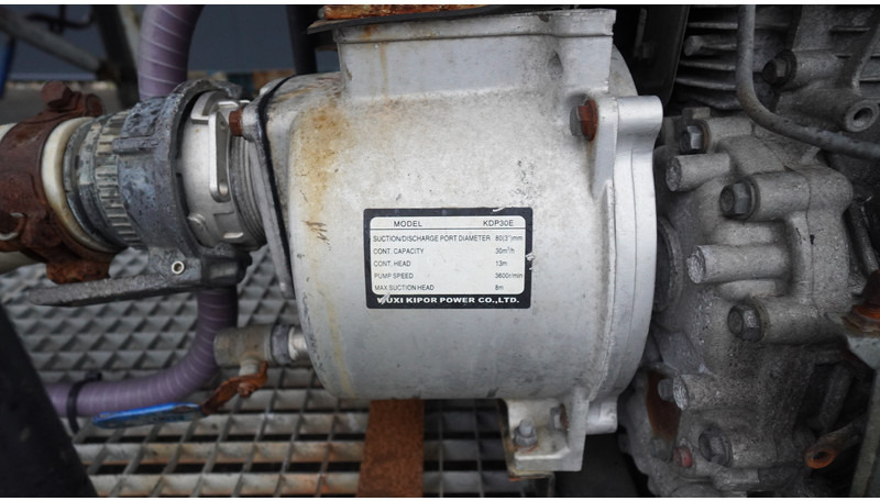 Burg 3 AXLE WATER TANK 29.975LTR - Semirreboque tanque: foto 5 Burg 3 AXLE WATER TANK 29.975LTR - Semirreboque tanque: foto 5