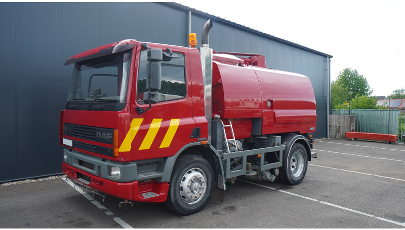 DAF 65.180 ATI STREET SWEPER RH DRIVE MANUAL GARBOX 96.000KM - Varredora urbana: foto 3 DAF 65.180 ATI STREET SWEPER RH DRIVE MANUAL GARBOX 96.000KM - Varredora urbana: foto 3