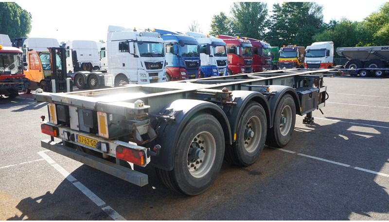 Groenewegen 3 AXLE CONTAINER TRANSPORT TRAILER - Semi-reboque transportador de contêineres/ Caixa móvel: foto 4 Groenewegen 3 AXLE CONTAINER TRANSPORT TRAILER - Semi-reboque transportador de contêineres/ Caixa móvel: foto 4