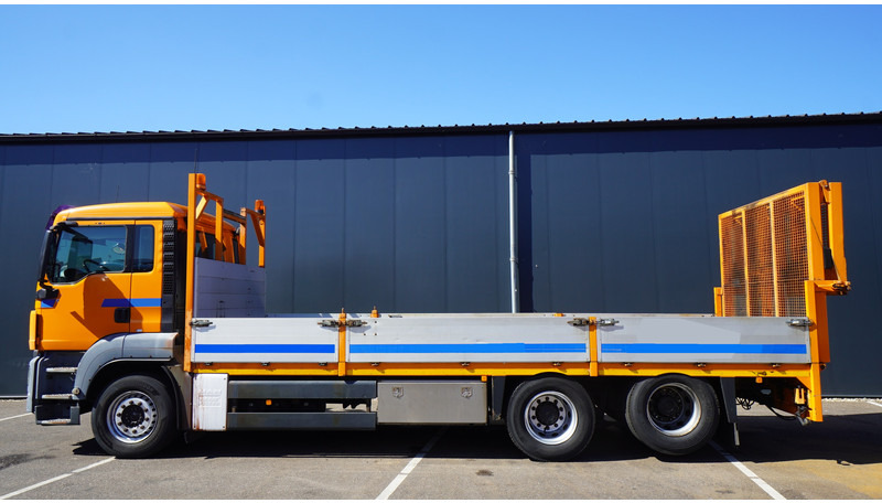 MAN TGS 28.360 6X2 CAR AND MACHINE TRANSPORT 228.000KM MANUAL GEARBOX - Camião transporte de veículos: foto 1 MAN TGS 28.360 6X2 CAR AND MACHINE TRANSPORT 228.000KM MANUAL GEARBOX - Camião transporte de veículos: foto 1