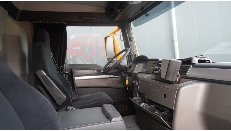 MAN TGS 35.440 8X4 2 SIDE TIPPER WITH HMF Z 1943 CRANE 415.000KM - Camião grua: foto 5 MAN TGS 35.440 8X4 2 SIDE TIPPER WITH HMF Z 1943 CRANE 415.000KM - Camião grua: foto 5