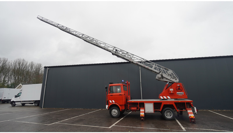 Mercedes-Benz 809 FIRE LADDER TRUCK 13.100KM MANUAL GEARBOX - Carro de bombeiro: foto 1 Mercedes-Benz 809 FIRE LADDER TRUCK 13.100KM MANUAL GEARBOX - Carro de bombeiro: foto 1