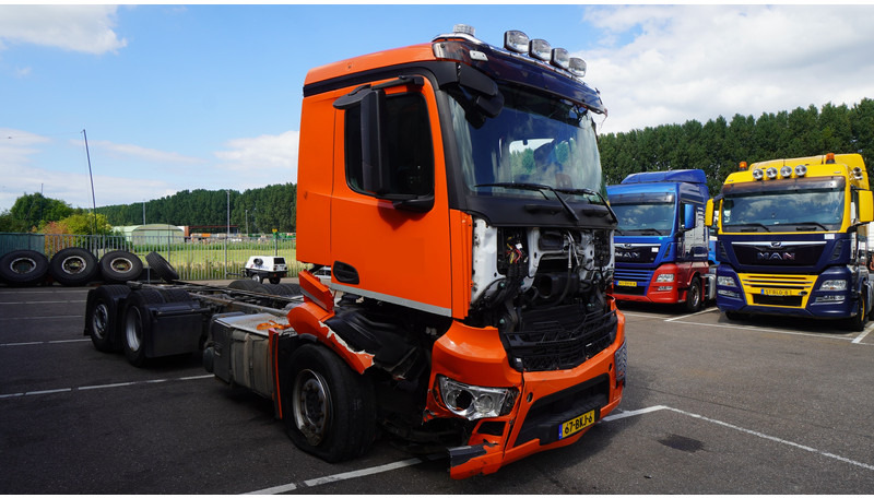 Mercedes-Benz ANTOS 2843 6x2 DAMAGED VEHICLE - Camião chassi: foto 3 Mercedes-Benz ANTOS 2843 6x2 DAMAGED VEHICLE - Camião chassi: foto 3