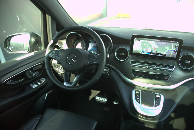 Fotografia de interior 1: Leasing de Mercedes-Benz V300 AMG EXCLUSIVE 4-MATIC AIRMATIC Mercedes-Benz V300 AMG EXCLUSIVE 4-MATIC AIRMATIC