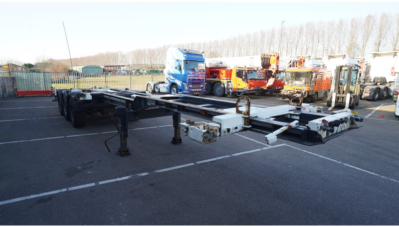 Renders 3 AXLE EXTENDABLE CONTAINER TRANSPORT TRAILER - Semi-reboque transportador de contêineres/ Caixa móvel: foto 3 Renders 3 AXLE EXTENDABLE CONTAINER TRANSPORT TRAILER - Semi-reboque transportador de contêineres/ Caixa móvel: foto 3