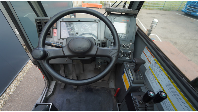 Tadano-Faun GR-300EX WITH JIB 4X4X4 ROUGH TERRAIN CRANE - Camião grua: foto 5 Tadano-Faun GR-300EX WITH JIB 4X4X4 ROUGH TERRAIN CRANE - Camião grua: foto 5