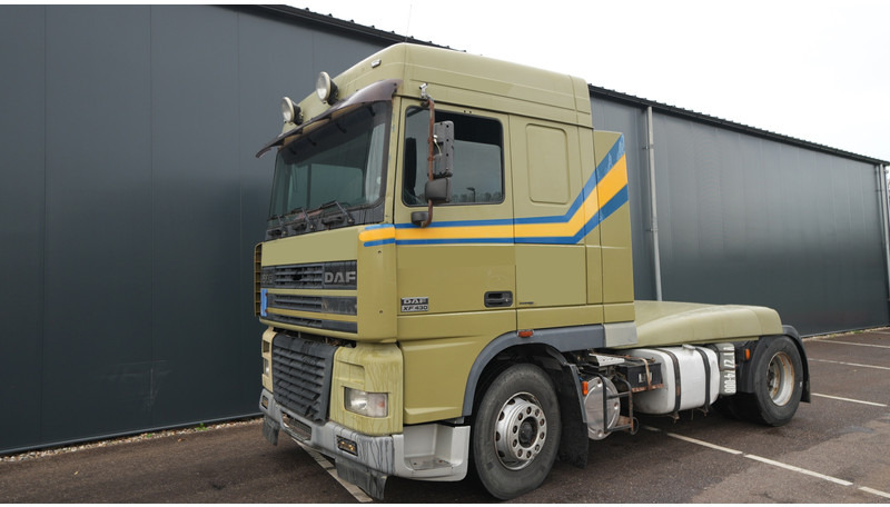 DAF XF 95.430 EURO 3 MANUAL GEARBOX - Tractor: foto 3 DAF XF 95.430 EURO 3 MANUAL GEARBOX - Tractor: foto 3