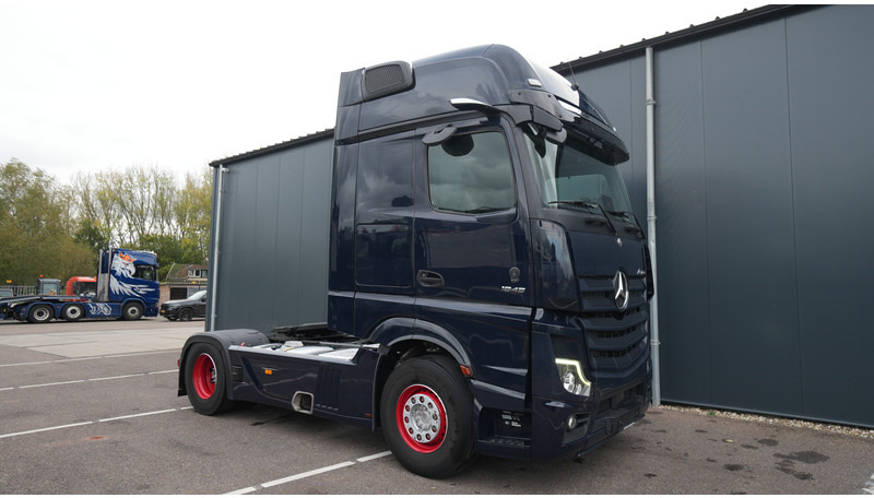 Mercedes-Benz ACTROS 1945 GIGASPACE 709.200KM - Tractor: foto 4 Mercedes-Benz ACTROS 1945 GIGASPACE 709.200KM - Tractor: foto 4