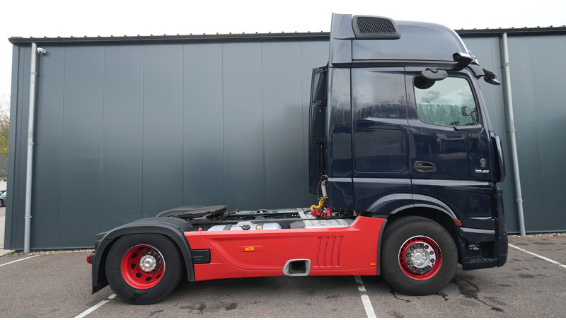 Mercedes-Benz ACTROS 1945 GIGASPACE 727.600KM - Tractor: foto 2 Mercedes-Benz ACTROS 1945 GIGASPACE 727.600KM - Tractor: foto 2