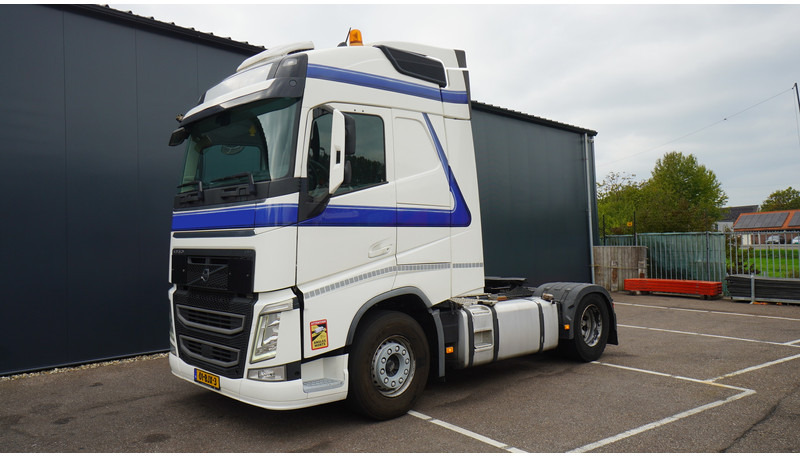 Volvo FH 420 ADR EURO 6 GLOBETROTTER - Tractor: foto 3 Volvo FH 420 ADR EURO 6 GLOBETROTTER - Tractor: foto 3