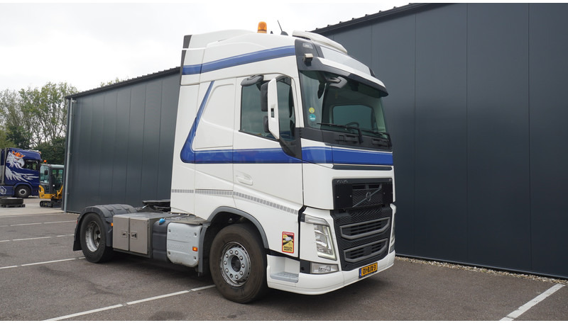 Volvo FH 420 ADR EURO 6 GLOBETROTTER - Tractor: foto 4 Volvo FH 420 ADR EURO 6 GLOBETROTTER - Tractor: foto 4
