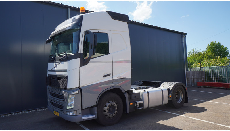 Volvo FH 420 ADR GLOBETROTTER EURO 6 864.000KM - Tractor: foto 3 Volvo FH 420 ADR GLOBETROTTER EURO 6 864.000KM - Tractor: foto 3