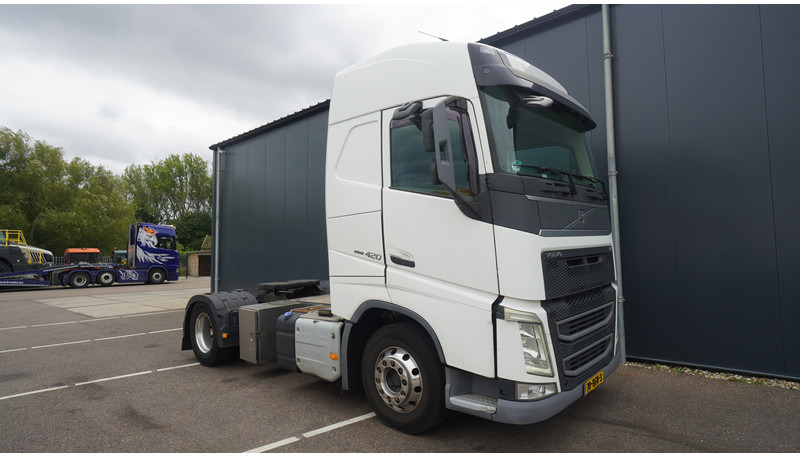 Volvo FH 420 GLOBETROTTER EURO 6 - Tractor: foto 4 Volvo FH 420 GLOBETROTTER EURO 6 - Tractor: foto 4