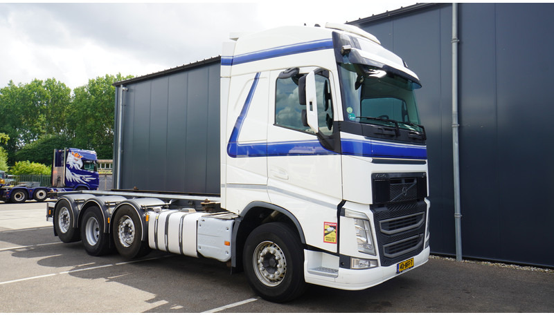 Volvo FH 460 8X2 20 FT CONTAINER TRANSPORT TRUCK - Camião transportador de contêineres/ Caixa móvel: foto 4 Volvo FH 460 8X2 20 FT CONTAINER TRANSPORT TRUCK - Camião transportador de contêineres/ Caixa móvel: foto 4