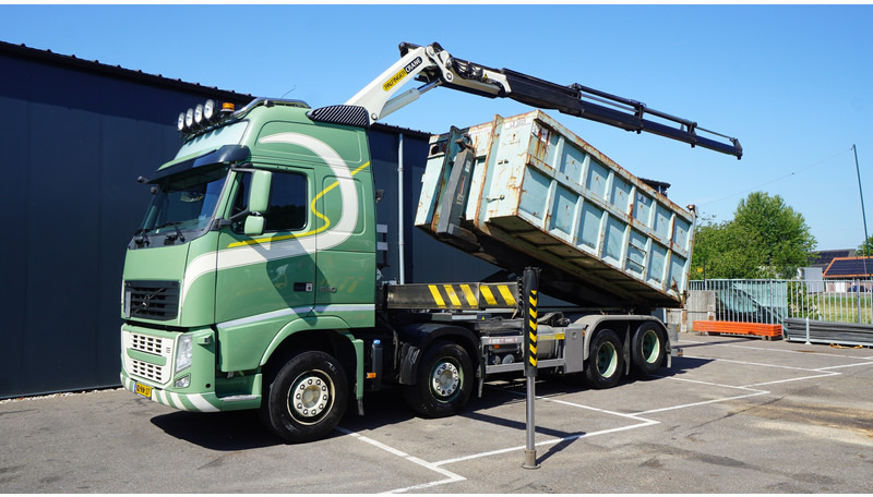 Volvo FH 540 8X2 HOOKARM SYSTEM WITH PALFINGER PK 20002 CRANE - Camião grua: foto 2 Volvo FH 540 8X2 HOOKARM SYSTEM WITH PALFINGER PK 20002 CRANE - Camião grua: foto 2