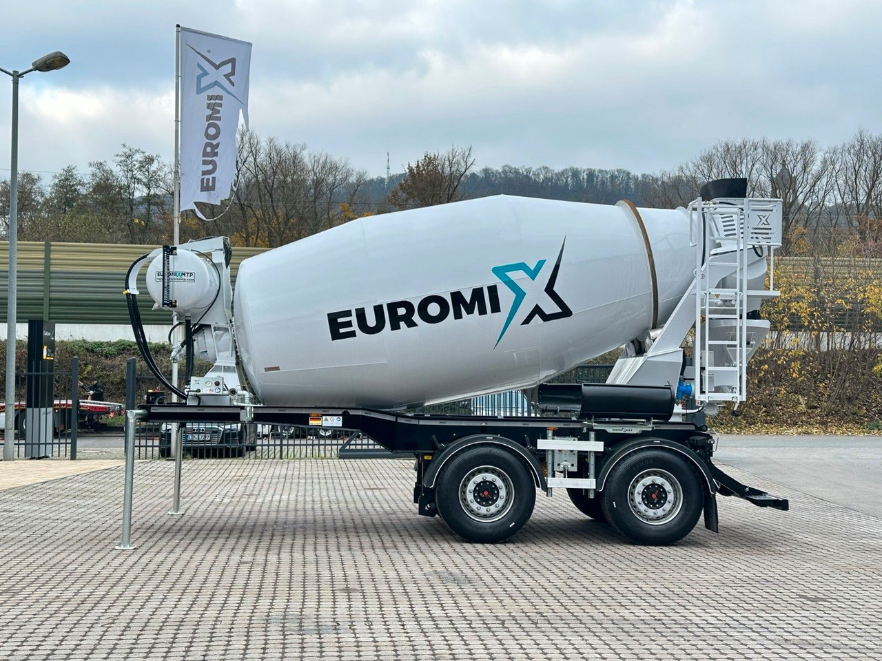EUROMIX MTP - 10m³ Betonmischer-Auflieger - Camião betoneira: foto 1 EUROMIX MTP - 10m³ Betonmischer-Auflieger - Camião betoneira: foto 1