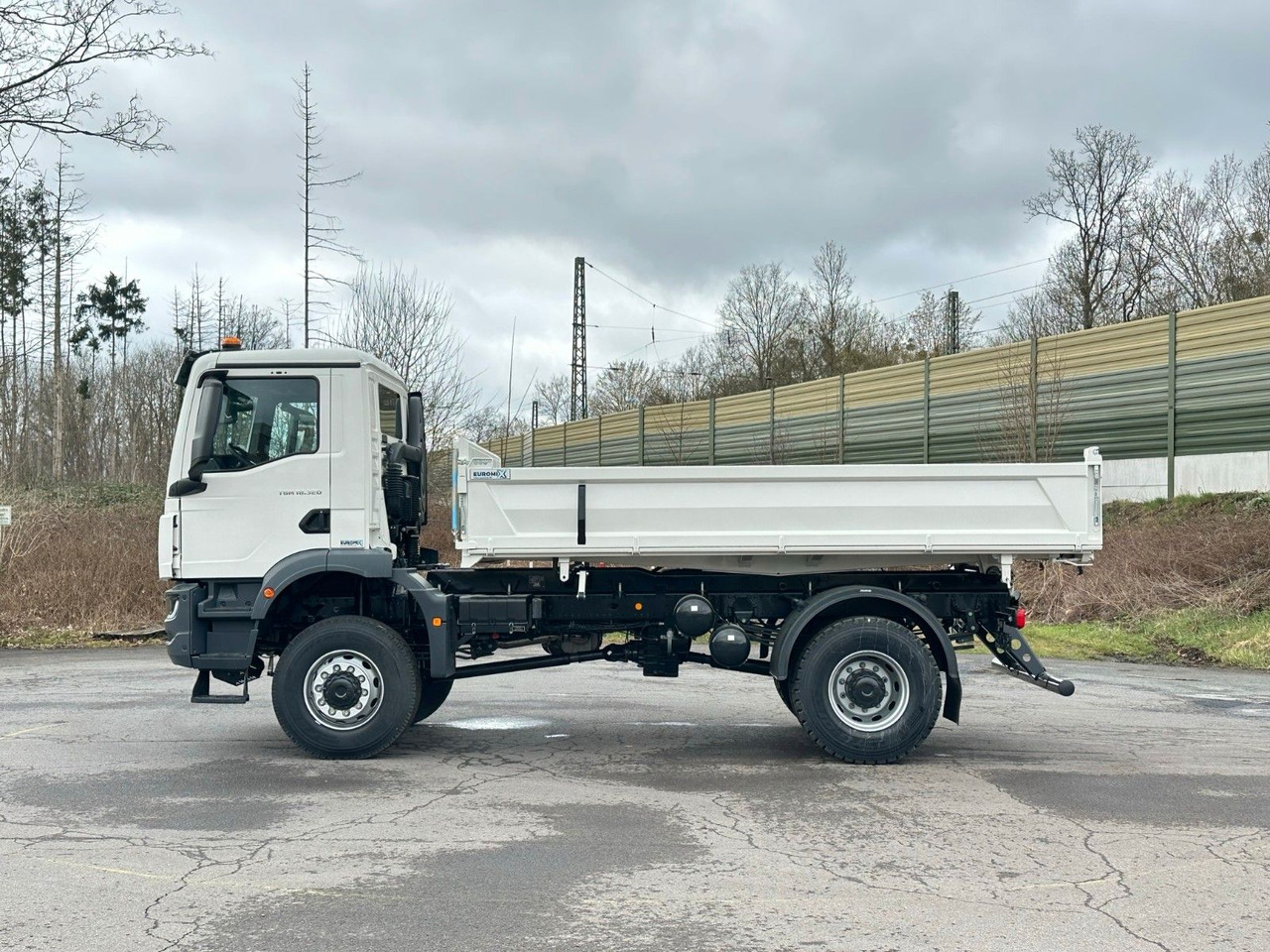 MAN TGM 18.320 4X4 Euro 6e Euromix 3-Seiten-Kipper - Camião basculante: foto 3 MAN TGM 18.320 4X4 Euro 6e Euromix 3-Seiten-Kipper - Camião basculante: foto 3