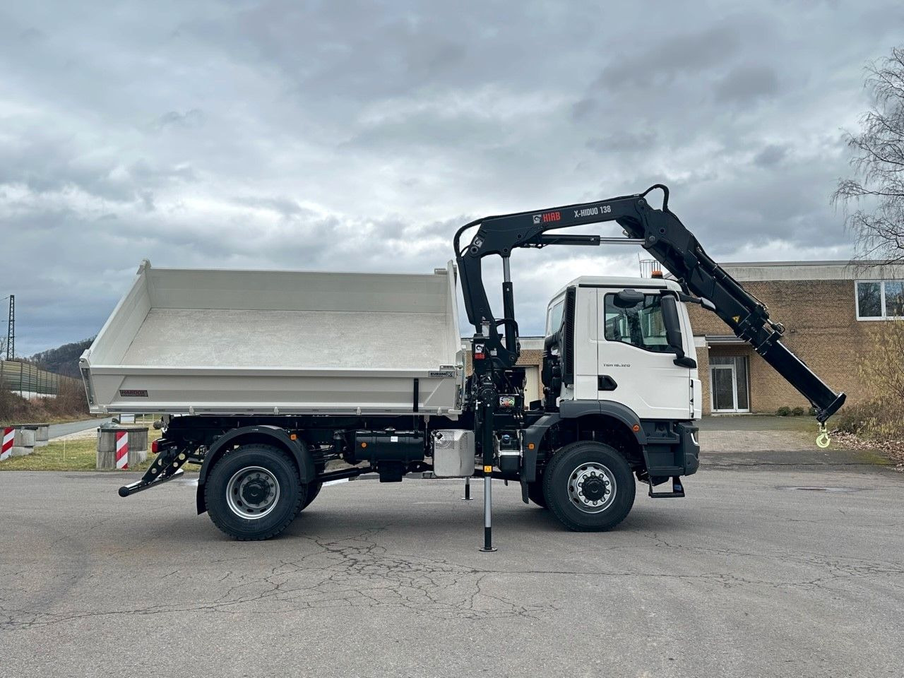 MAN TGM 18.320 4x4 Euro6e Hiab X-HiDuo 138DS-3 - Camião basculante, Camião grua: foto 4 MAN TGM 18.320 4x4 Euro6e Hiab X-HiDuo 138DS-3 - Camião basculante, Camião grua: foto 4