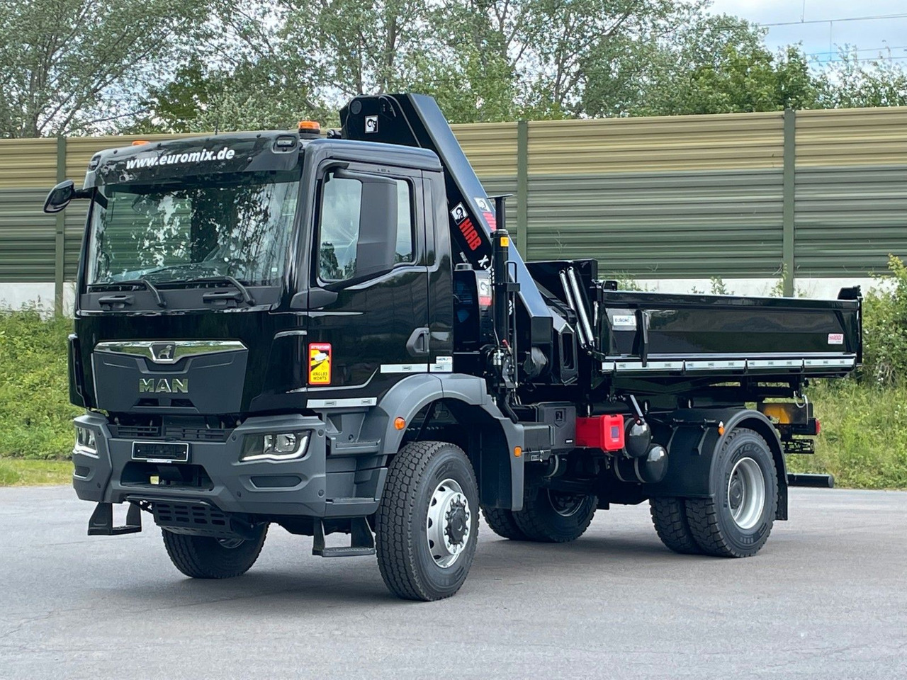 MAN TGM 18.320 4x4 Euro6e Hiab X Hiduo 228-4 - Camião basculante, Camião grua: foto 2 MAN TGM 18.320 4x4 Euro6e Hiab X Hiduo 228-4 - Camião basculante, Camião grua: foto 2