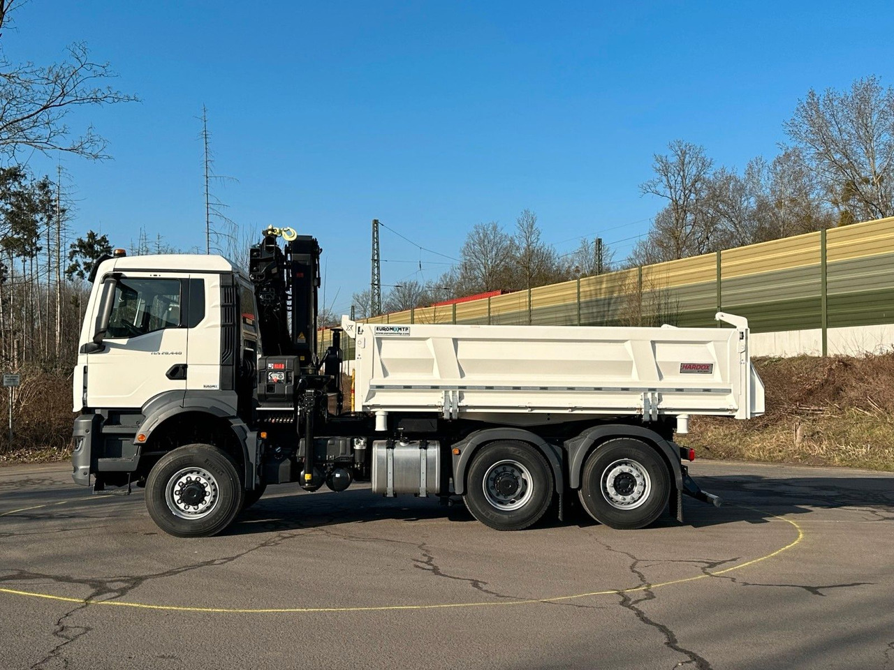 MAN TGS 28.440 6x4-4/3-Seiten- Kipper / Hiab 228-6 - Camião basculante, Camião grua: foto 3 MAN TGS 28.440 6x4-4/3-Seiten- Kipper / Hiab 228-6 - Camião basculante, Camião grua: foto 3