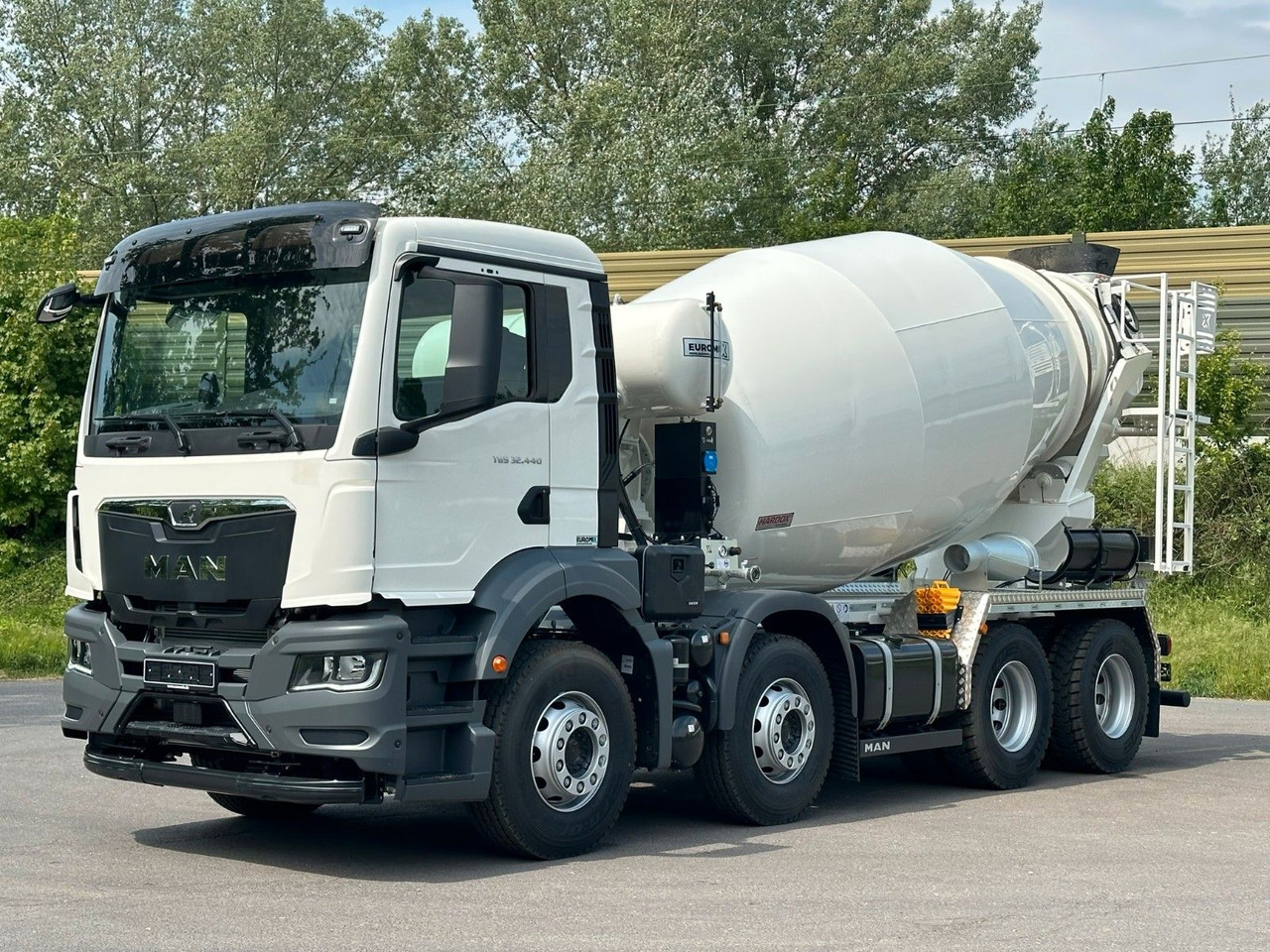 MAN TGS 32.440 8x4 / Euromix MTP EM 9 L - Camião betoneira: foto 1 MAN TGS 32.440 8x4 / Euromix MTP EM 9 L - Camião betoneira: foto 1