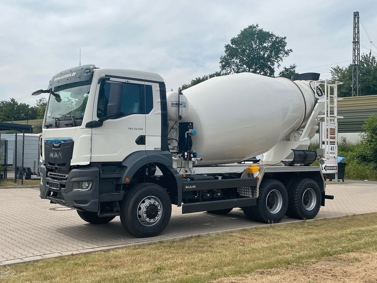 MAN TGS 33.440 6X4 / 6X6 /Euro6e EuromiX EM 8 - Camião betoneira: foto 2 MAN TGS 33.440 6X4 / 6X6 /Euro6e EuromiX EM 8 - Camião betoneira: foto 2