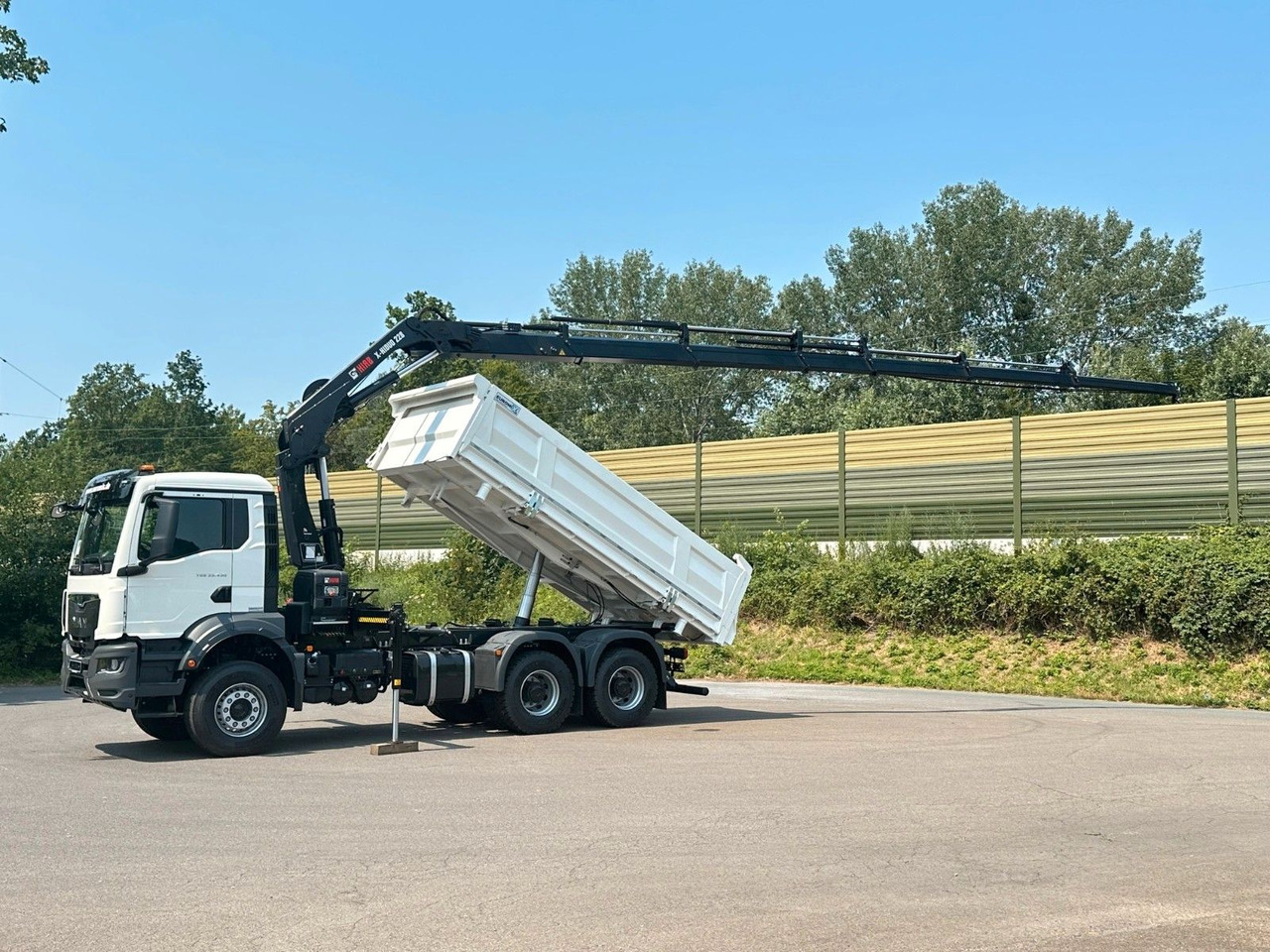 MAN TGS 33.440 6x4 /3-Seiten- Kipper / HIAB 228-6 - Camião basculante, Camião grua: foto 3 MAN TGS 33.440 6x4 /3-Seiten- Kipper / HIAB 228-6 - Camião basculante, Camião grua: foto 3