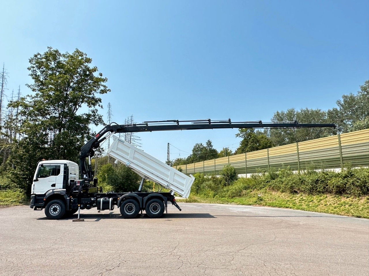 MAN TGS 33.440 6x4 /3-Seiten- Kipper / HIAB 228-6 - Camião basculante, Camião grua: foto 4 MAN TGS 33.440 6x4 /3-Seiten- Kipper / HIAB 228-6 - Camião basculante, Camião grua: foto 4